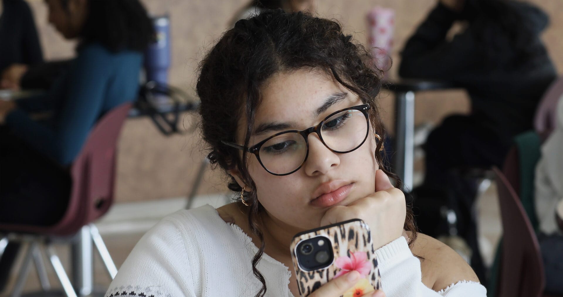 nchc-breakthebullying-lost-on-phone