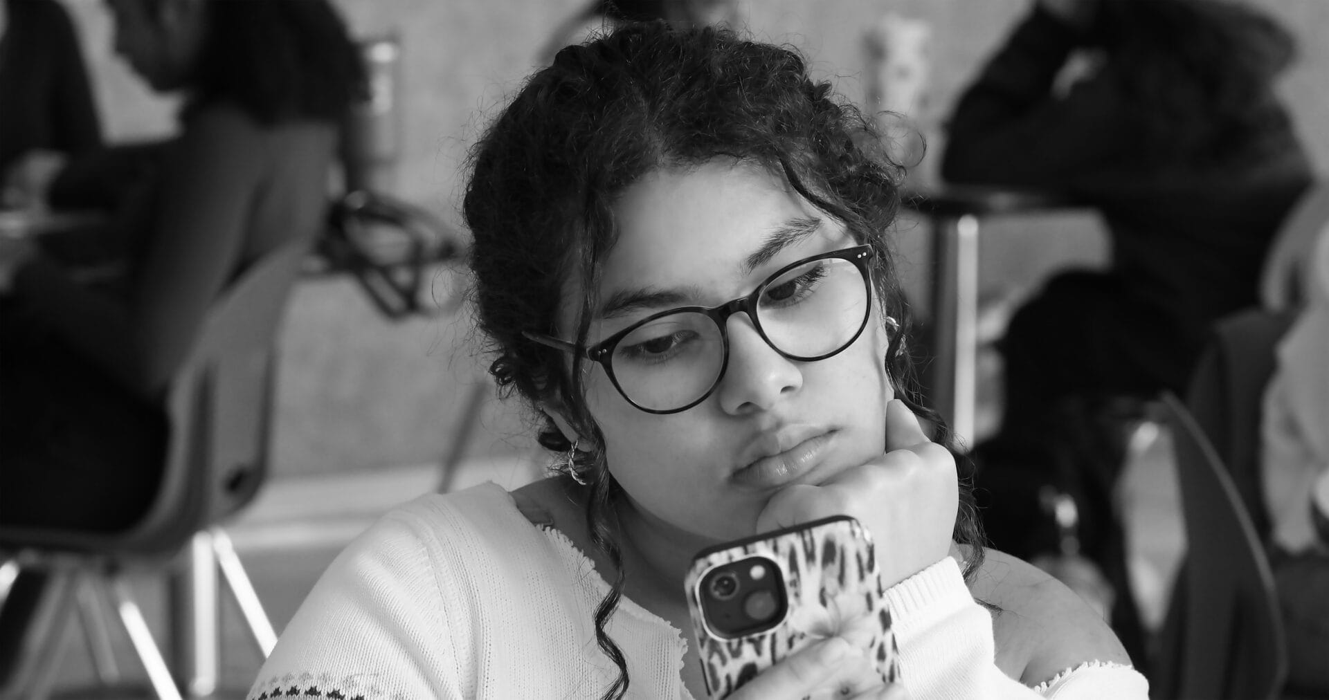 nchc-bullying-girl_on_phone